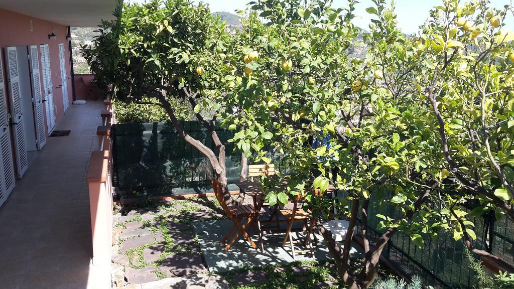 Azienda Agrituristica Villa Arianna Imperia Exterior foto